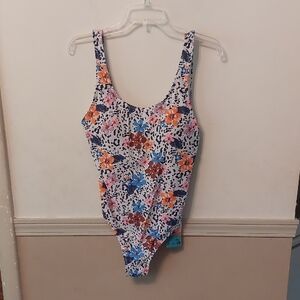 Emme Jordan White Black Multi Color Floral One Piece Bathing Suit Sz L